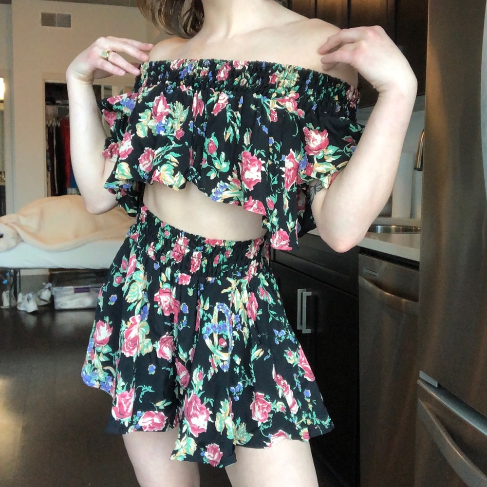 Free People top and shorts SET!💞